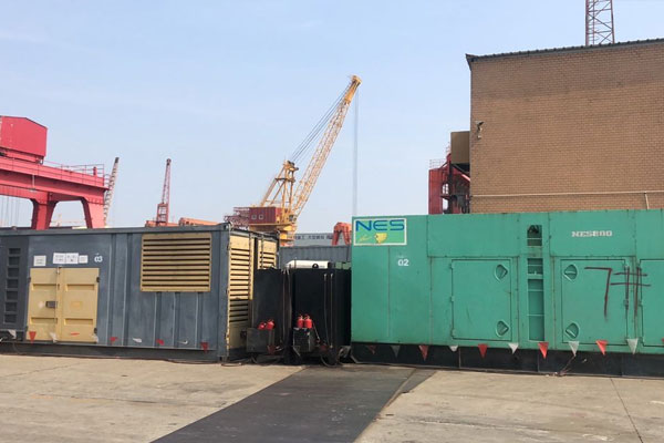 新安发电机出租空气滤清器的清洁频率是多少？